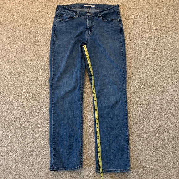 Levi's Women's Classic Straight Leg Denim Jeans (size 29) or 8M - Picture 5 of 10